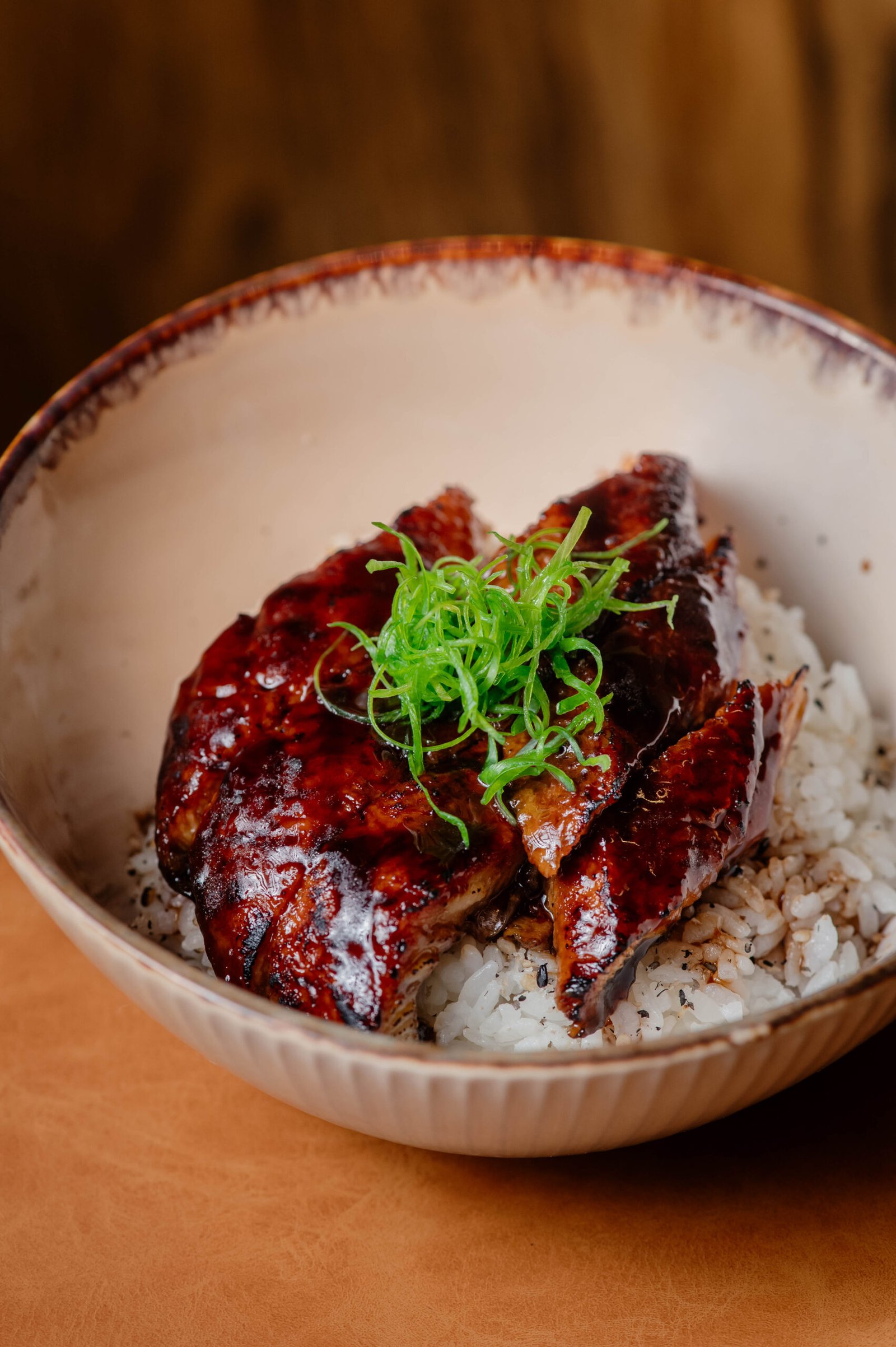 Mizu Izakaya lança Unagi Don e novos coquetéis no menu