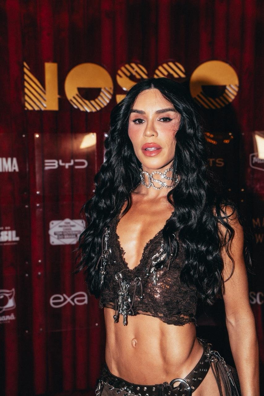 Estrelas lotam o NOSSO na primeira noite do Grupo Especial