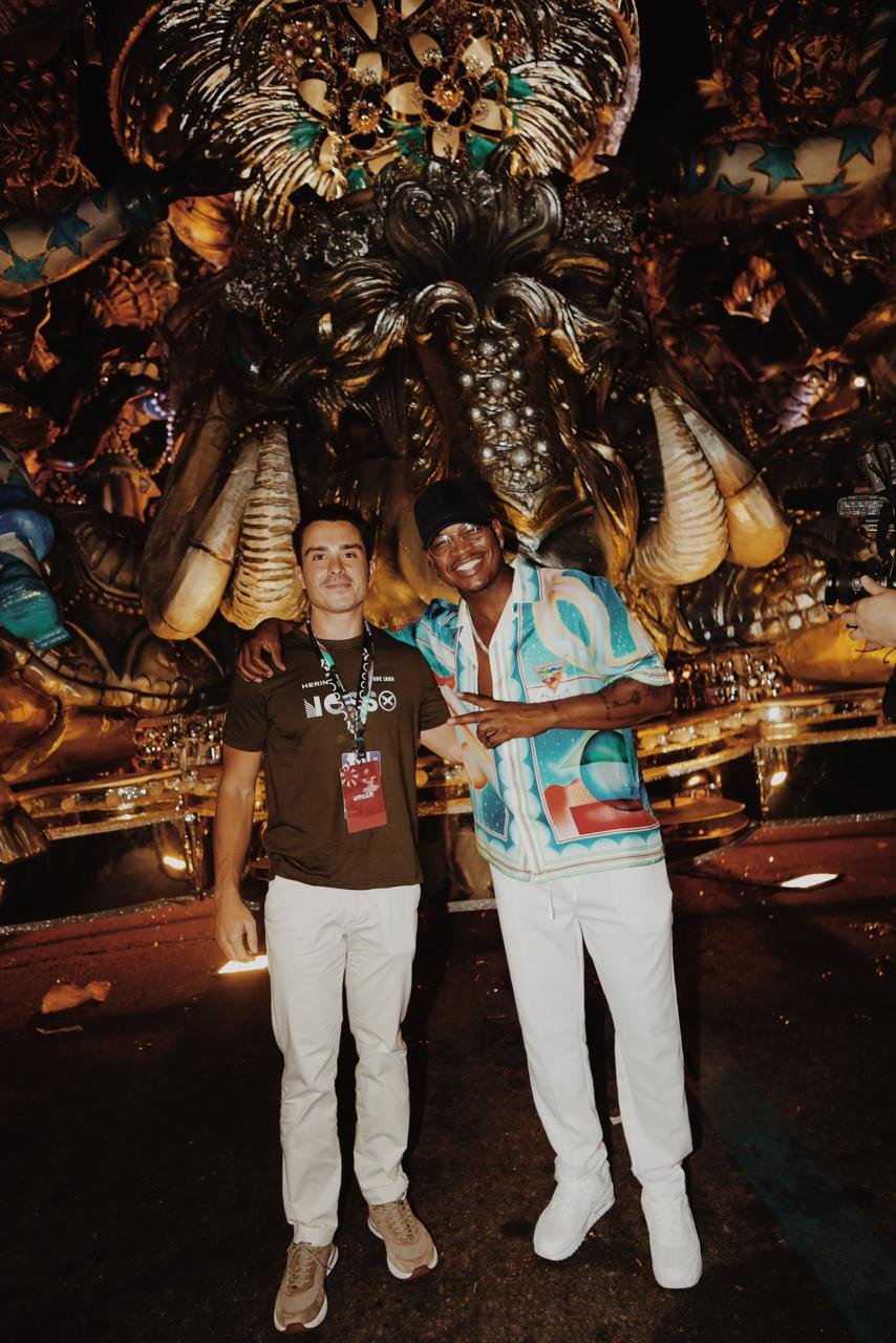 Ne-Yo prestigia Carnaval do Rio a convite do Nosso Camarote