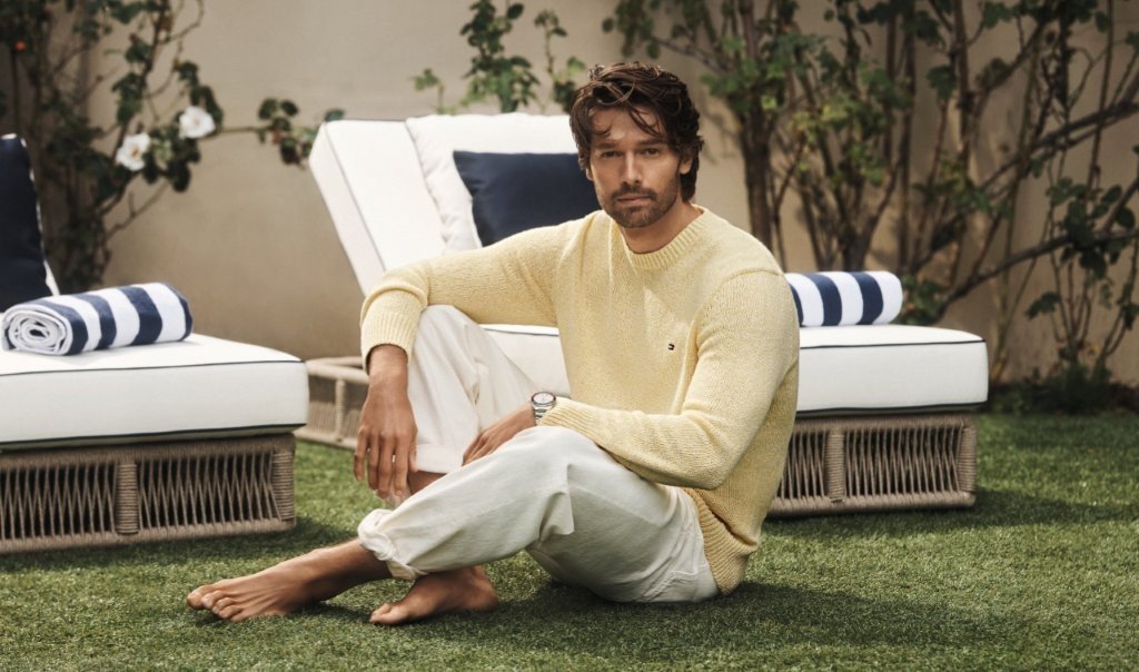 Tommy Hilfiger celebra o clássico americano em campanha Primavera 2026