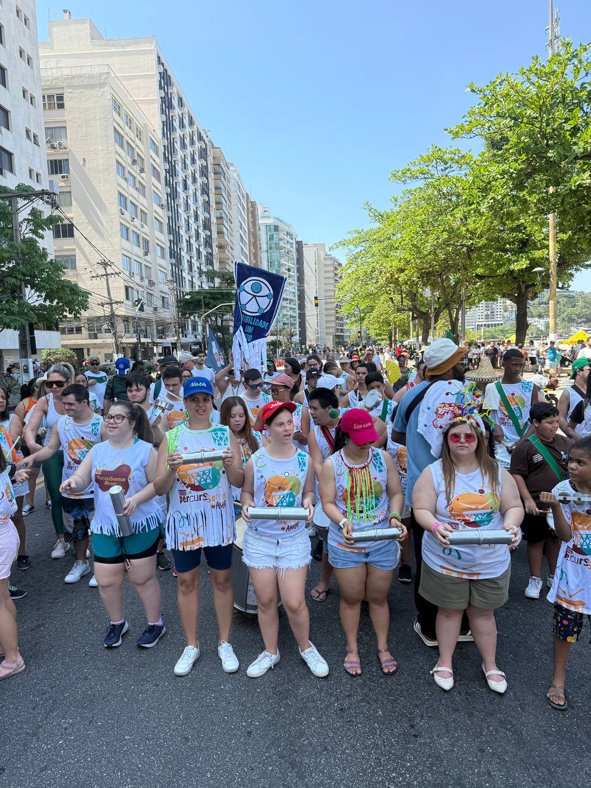 Percussomos do Amor traz protagonismo de pessoas com deficiência ao Carnaval de Niterói 2026
