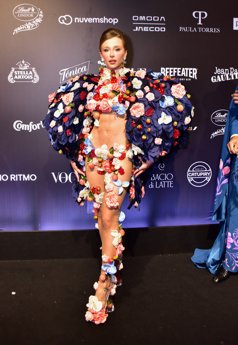 Comfort leva performance ao red carpet do Baile da Vogue 2026