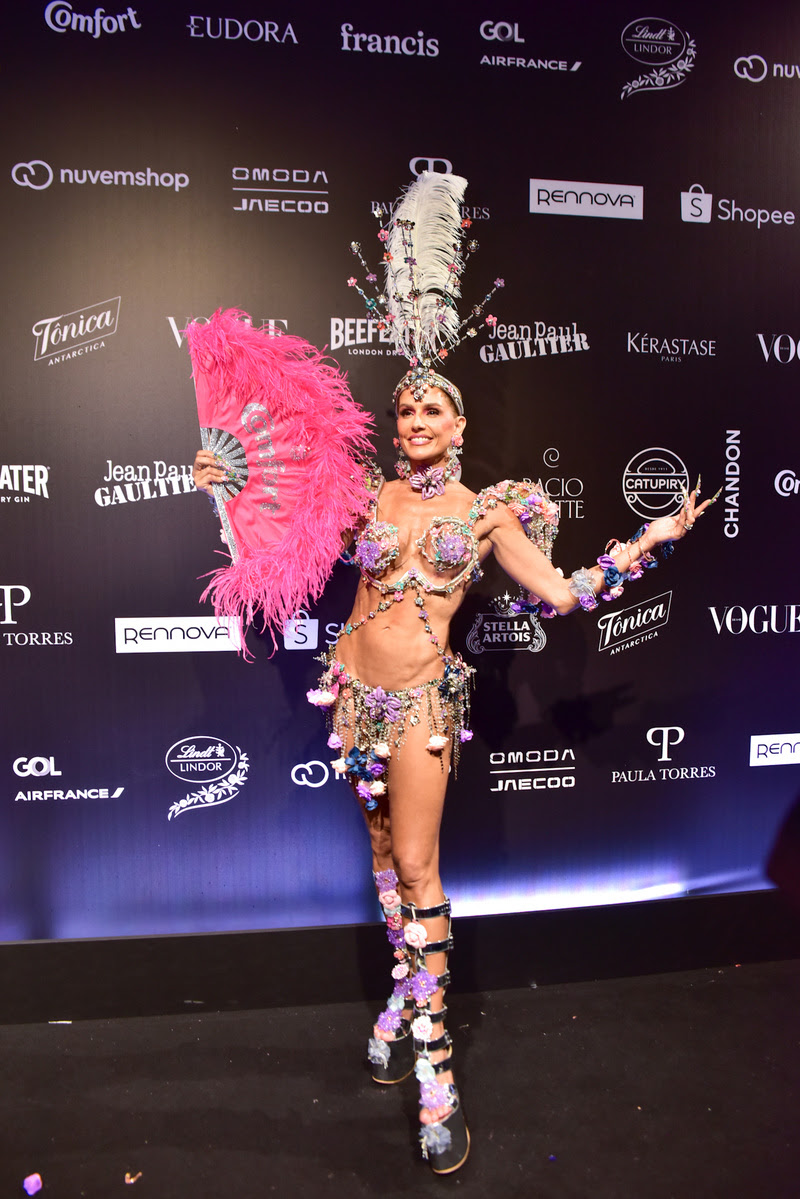 Comfort leva performance ao red carpet do Baile da Vogue 2026