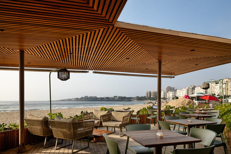 Wave by Othon oferece Carnaval leve e musical à beira-mar em Copacabana