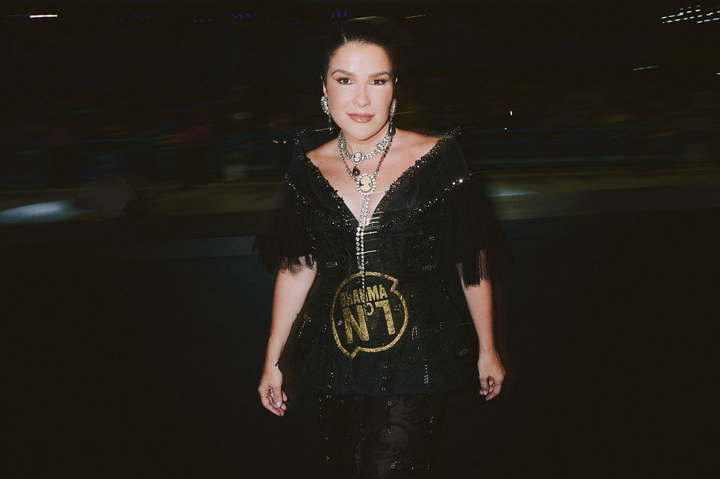 Paolla Oliveira prestigia Grande Rio e celebra nova fase no Camarote Nº1