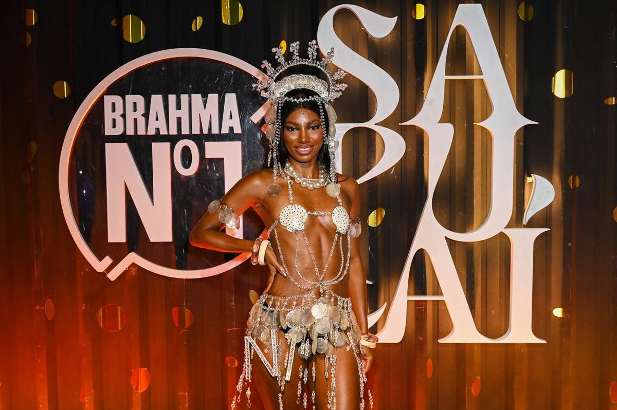 Paolla Oliveira prestigia Grande Rio e celebra nova fase no Camarote Nº1