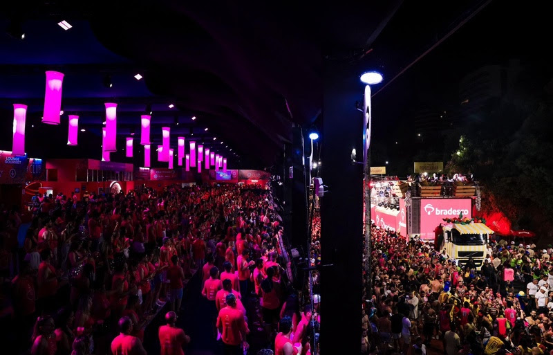 Camarote Club encerra Carnaval 2026 com Léo Santana e Sorriso Maroto