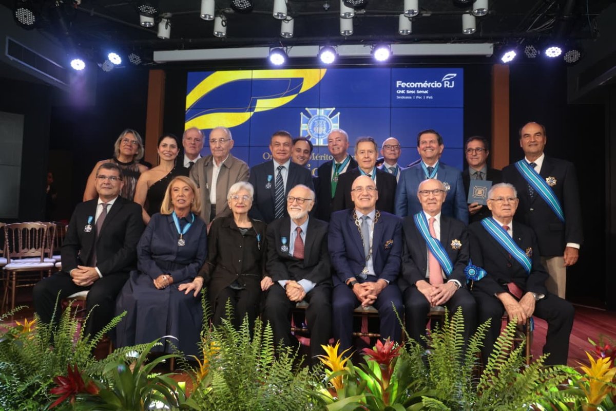 Fecomércio RJ homenageia lideranças com Ordem do Mérito Comercial