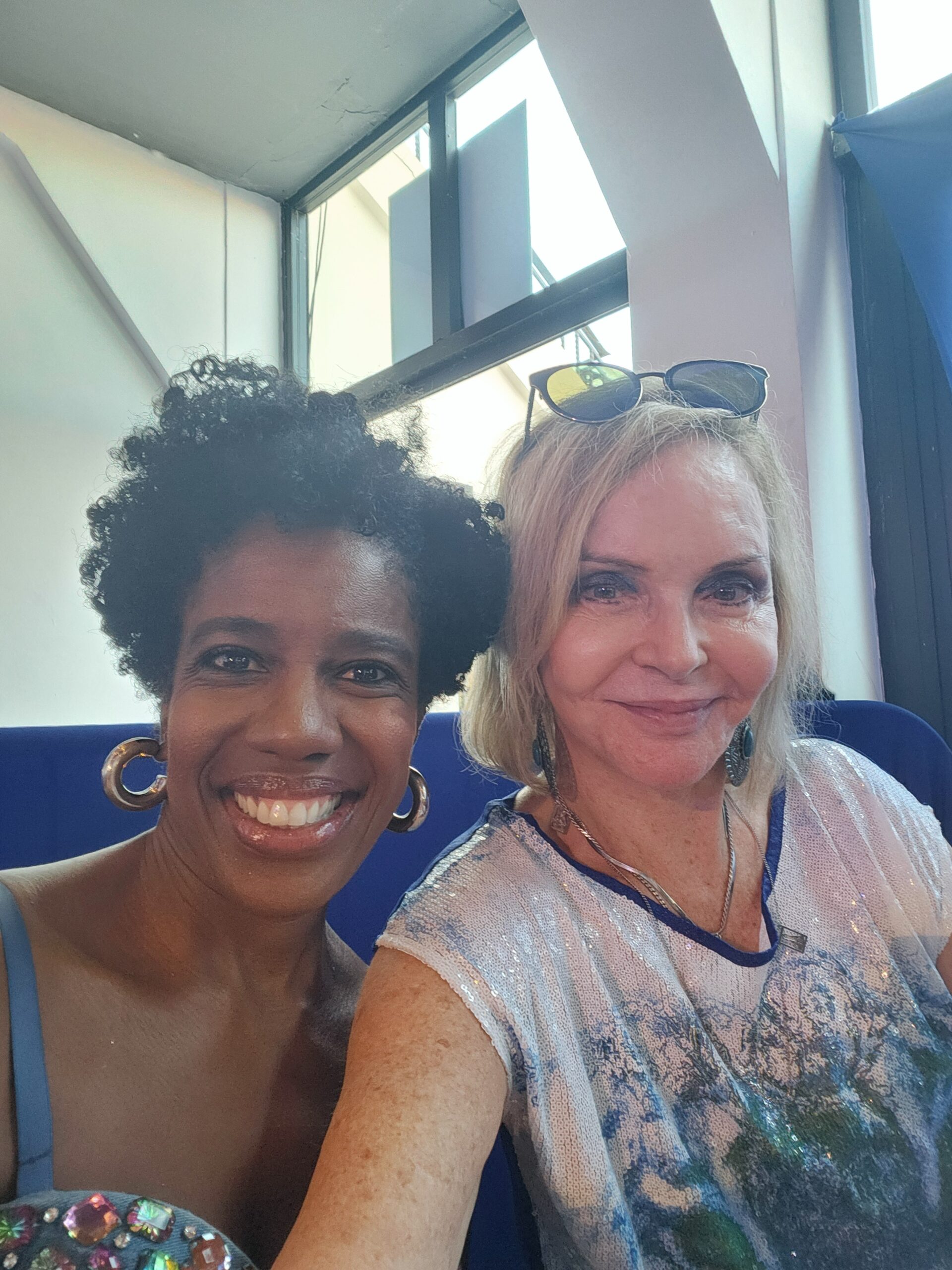 Feijoada da Portela agita Jockey Club com famosos