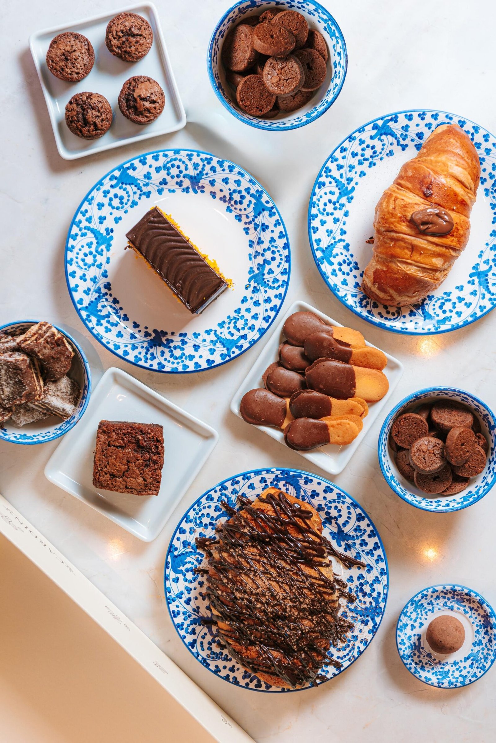 Cardin lança Linha de Páscoa com doces artesanais e sobremesas exclusivas