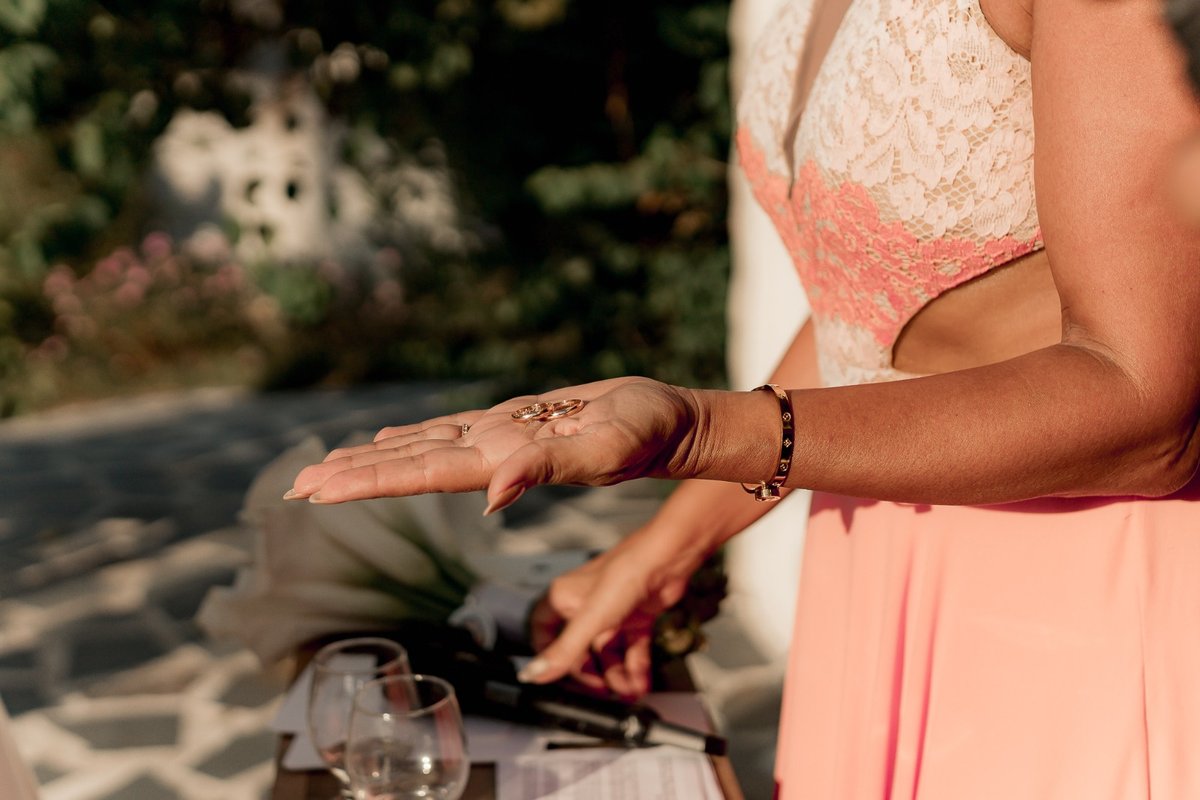 Mês da Mulher: celebrantes femininas renovam o significado do amor