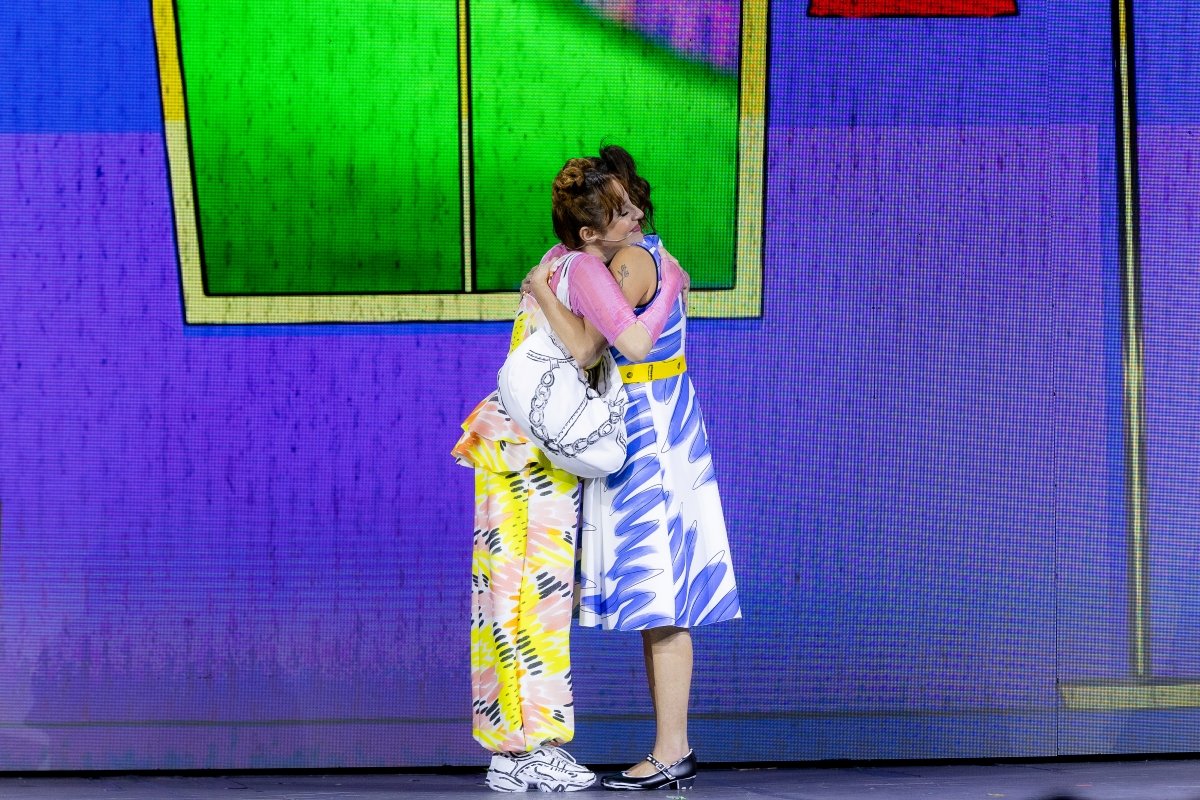 Roxy celebra sucesso de 'Fala Sério, Mãe!' em Copacabana