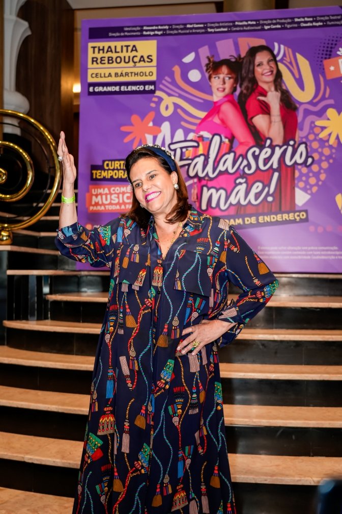 Roxy celebra sucesso de 'Fala Sério, Mãe!' em Copacabana