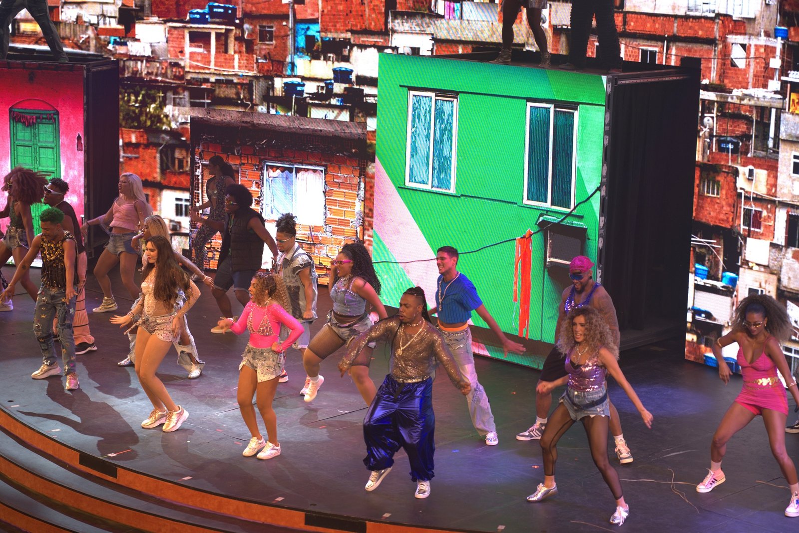 Roxy Dinner Show completa 1,5 ano como sucesso no Rio