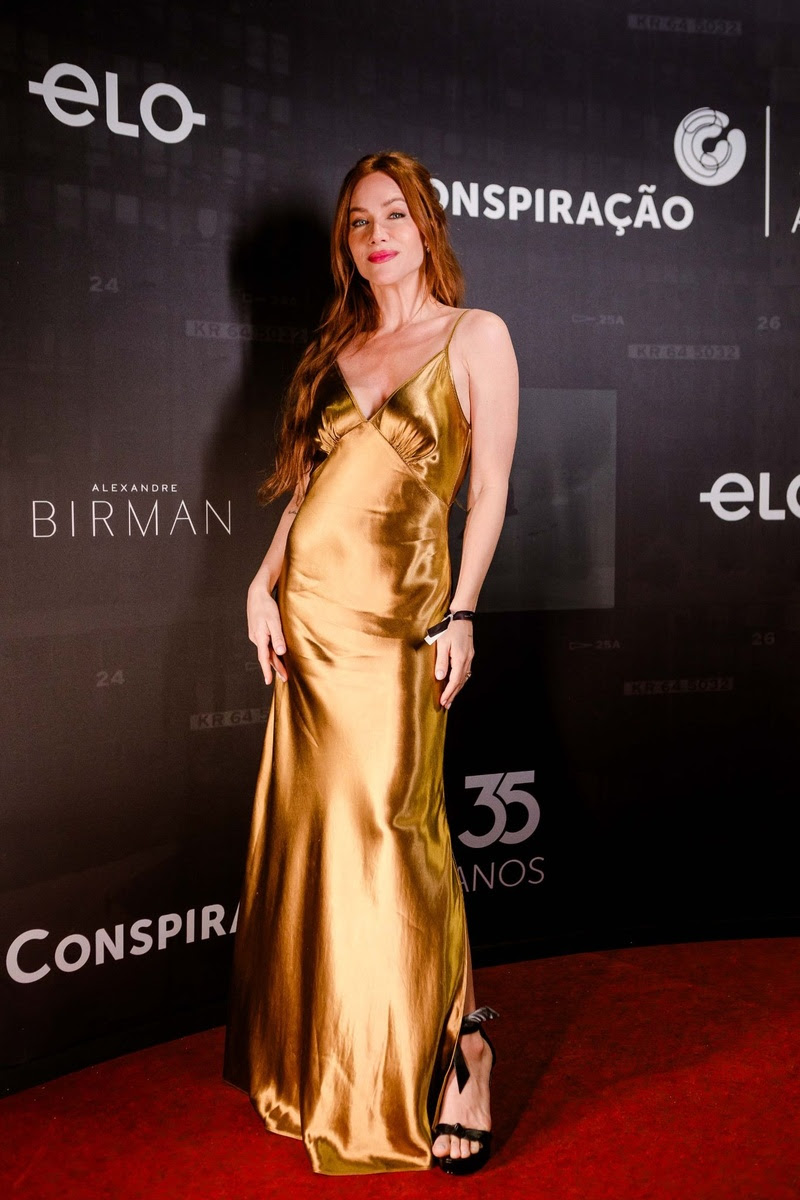 Alexandre Birman brilha no red carpet da Festa do Cinema Brasileiro
