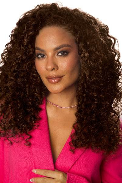 Bella Campos adota tom chocolate com Casting Creme Gloss