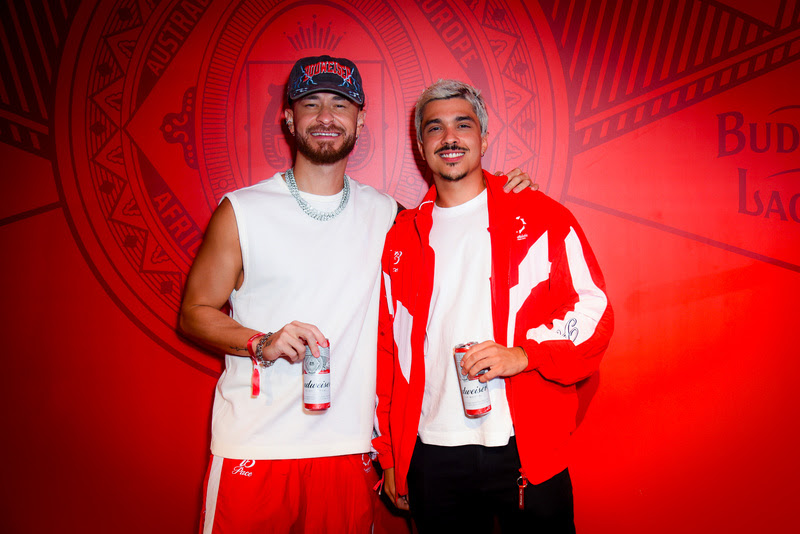 Fred Bruno e famosos agitam Espaço Bud no Lollapalooza 2026