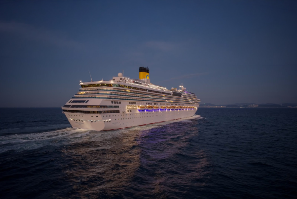 Costa Serena renovado faz cruzeiros pela América do Sul