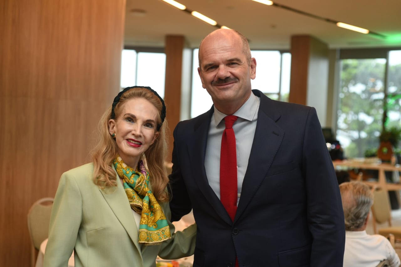 Fairmont Copacabana sedia café dos Embaixadores do Turismo RJ