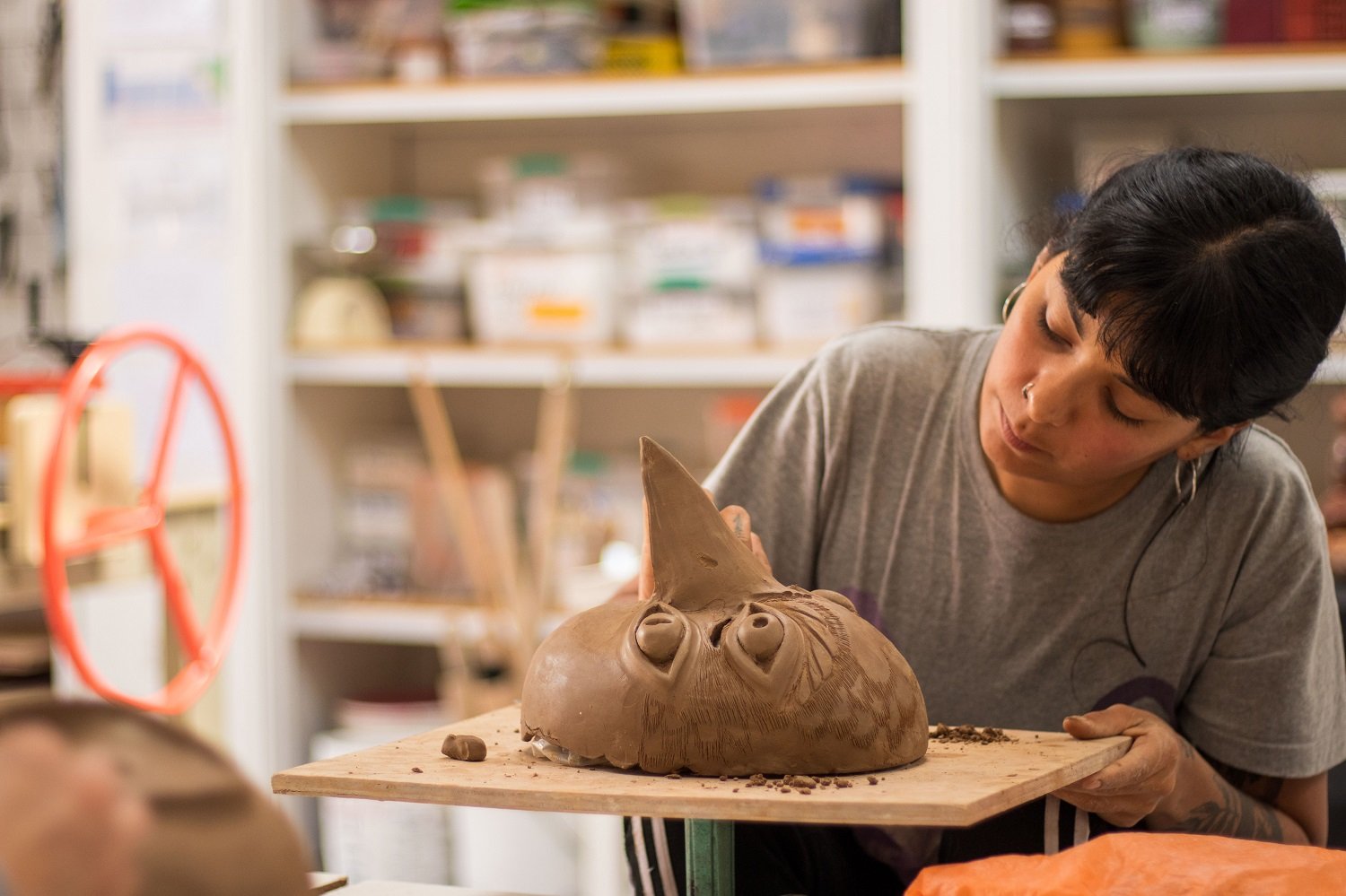 Nómada Cerámica estreia no Brasil com oficinas de cerâmica sonora