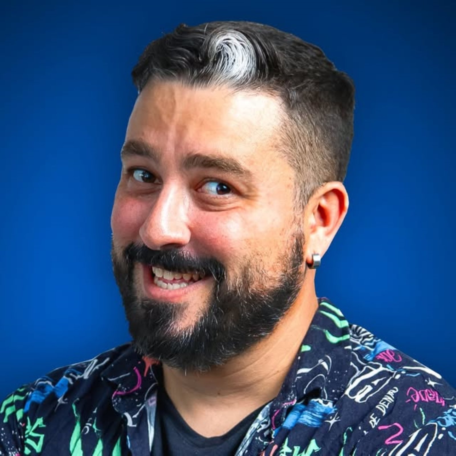 Abril agitado no Qualistage com humor, rock e MPB