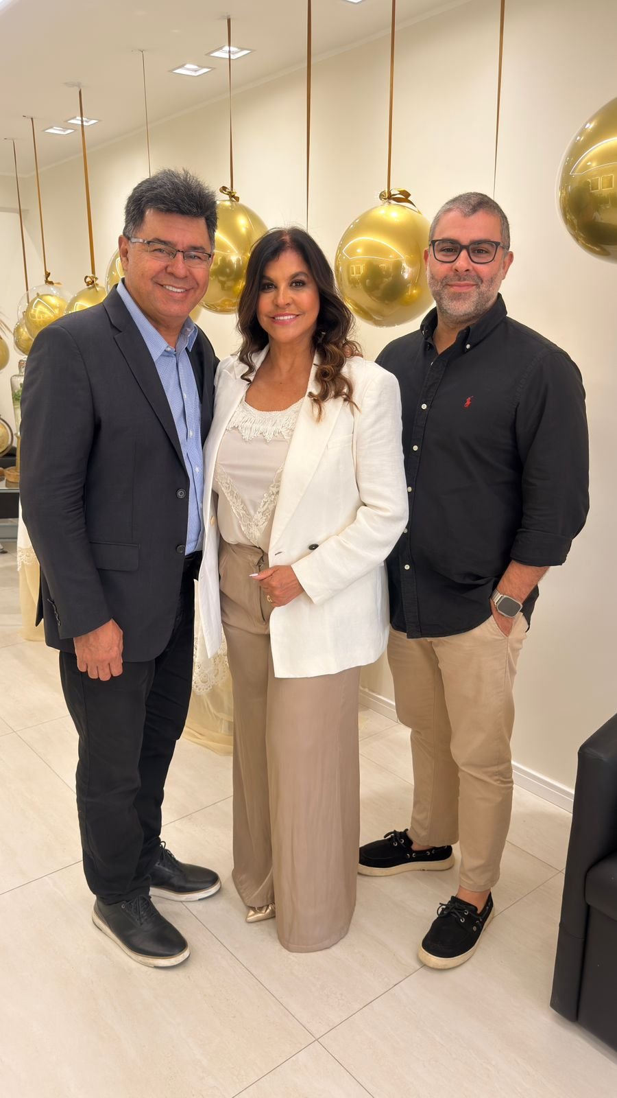 Marise Castro celebra reinauguração de studio