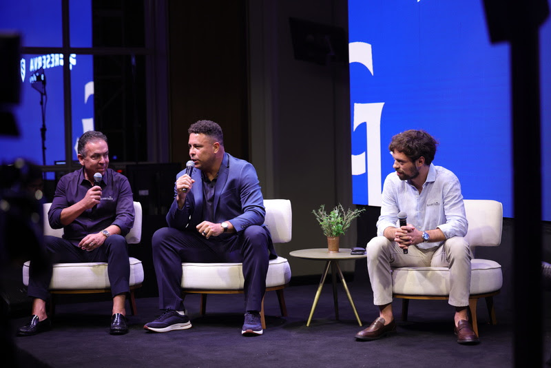 Ronaldo lança clube de tênis em Alphaville