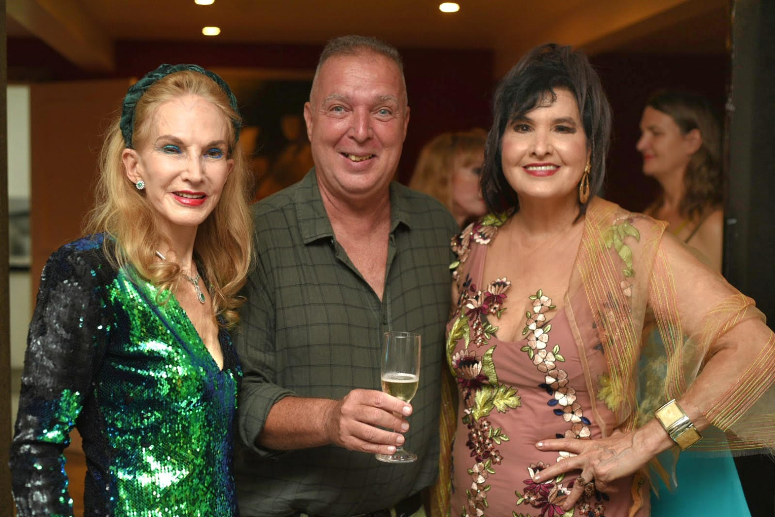 Christine Valença lança vinil em noite exclusiva