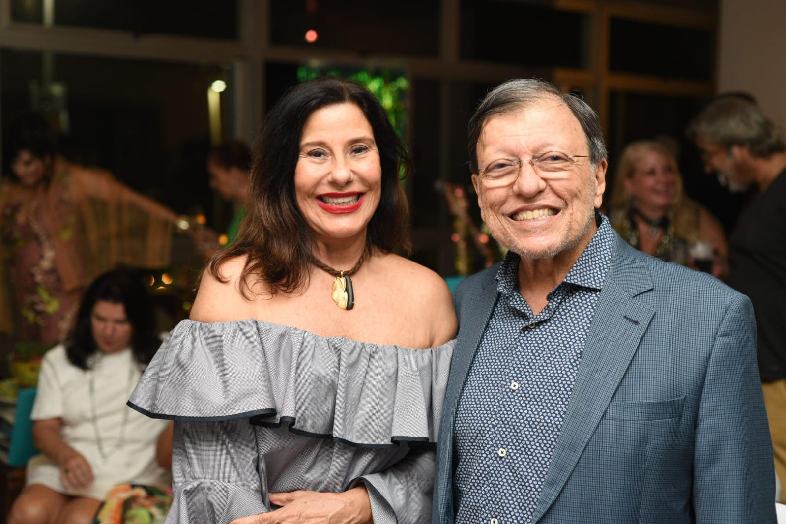 Christine Valença lança vinil em noite exclusiva