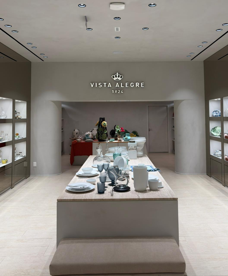 Vista Alegre abre flagship na Oscar Freire