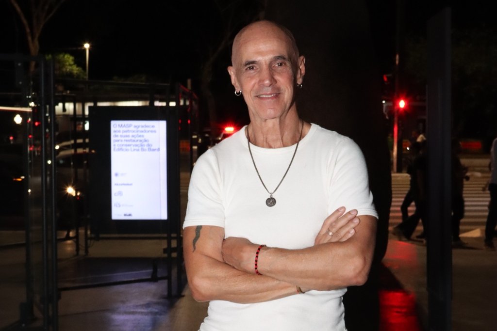 Joëlle Bouvier confere espetáculo da Studio3 no MASP