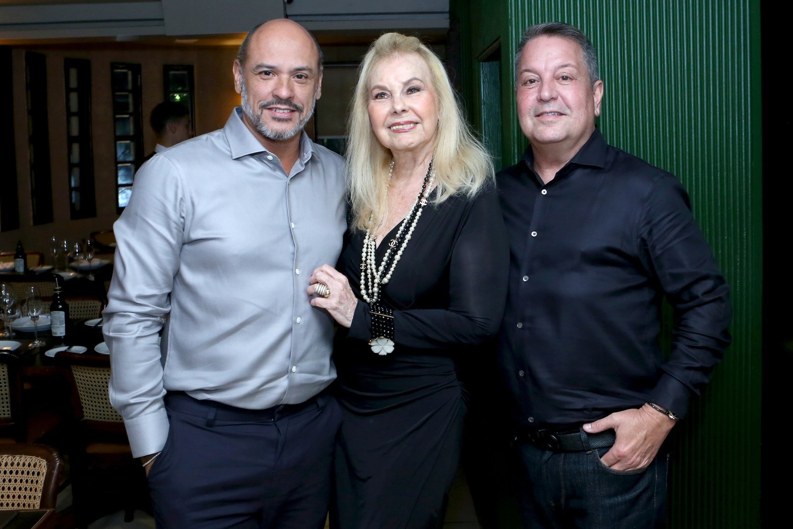 Marcello Antunes celebra aniversário em jantar no Leblon