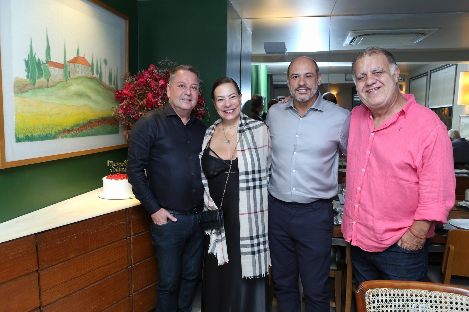Marcello Antunes celebra aniversário em jantar no Leblon