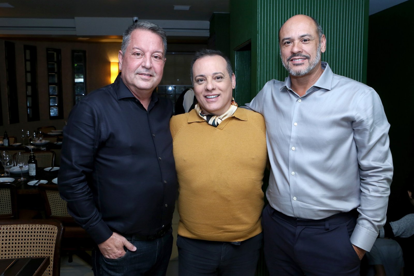 Marcello Antunes celebra aniversário em jantar no Leblon