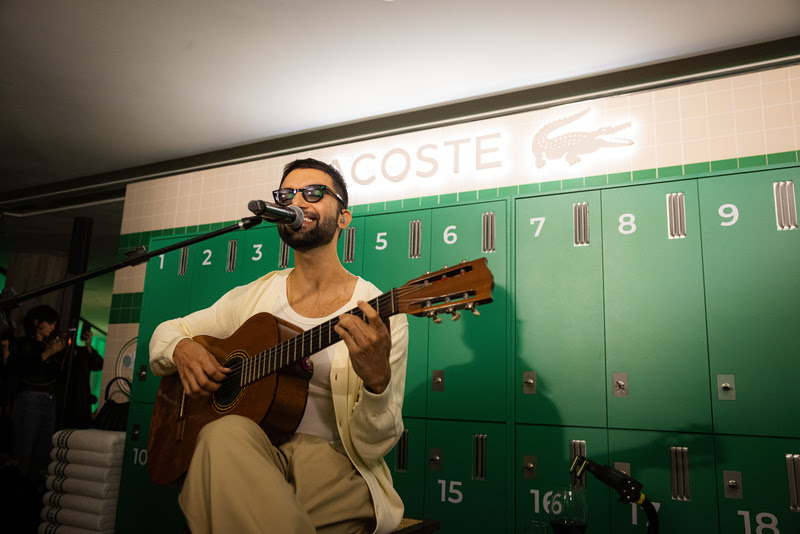 Silva canta em evento da Lacoste em São Paulo