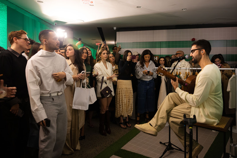 Silva canta em evento da Lacoste em São Paulo