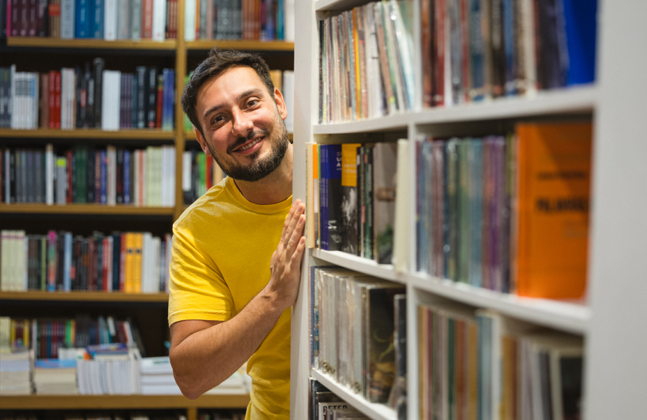 Romance de estreia mistura humor e drama sobre amadurecimento