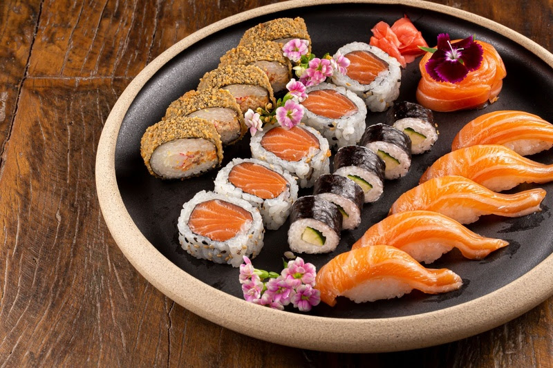 Dia do Amigo em SP: esfiha, burger e japonês para celebrar
