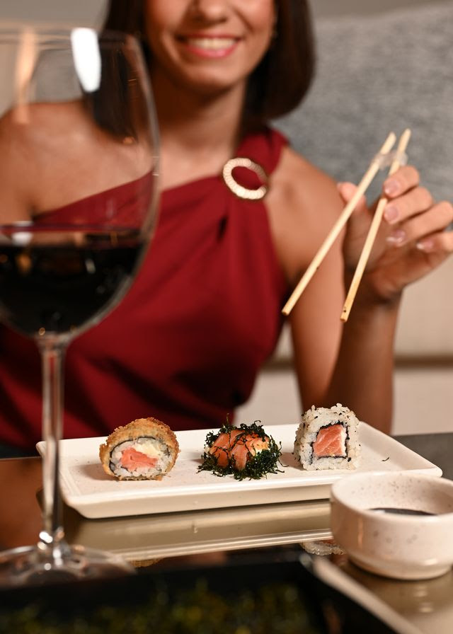 Como harmonizar vinhos com sushi no frio