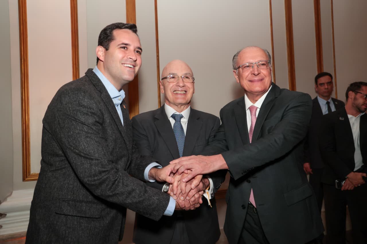 Fecomércio RJ dá posse à nova diretoria