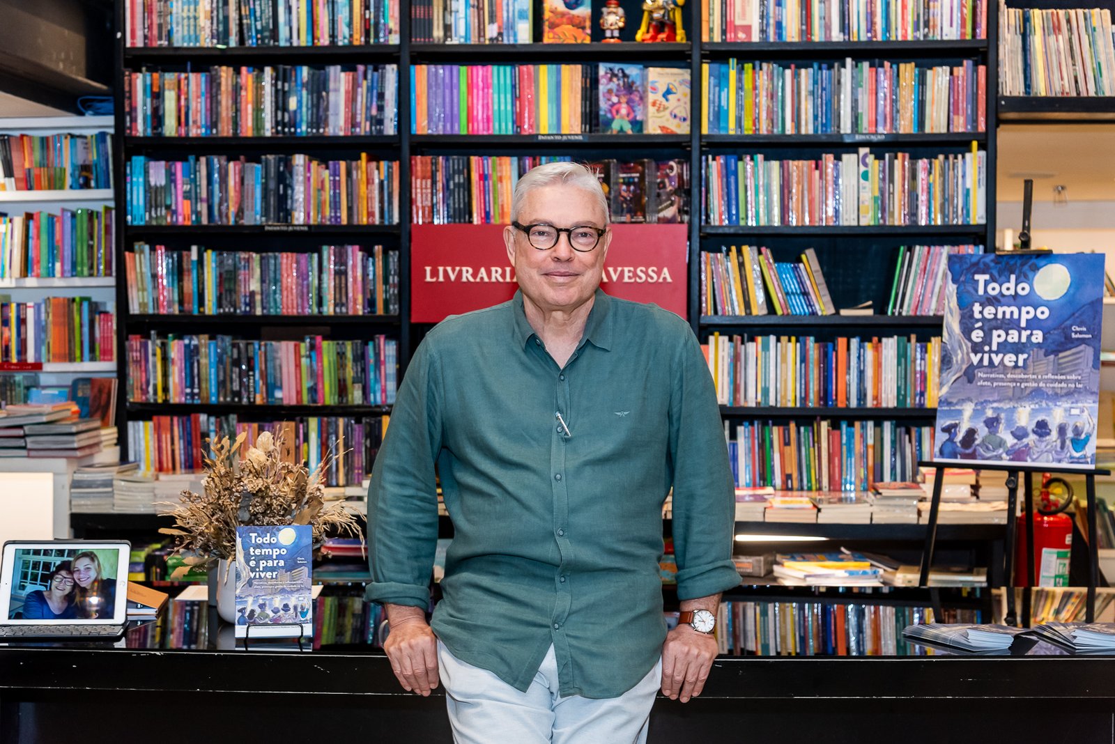 Clovis Salomon lança livro sobre cuidado com a mãe