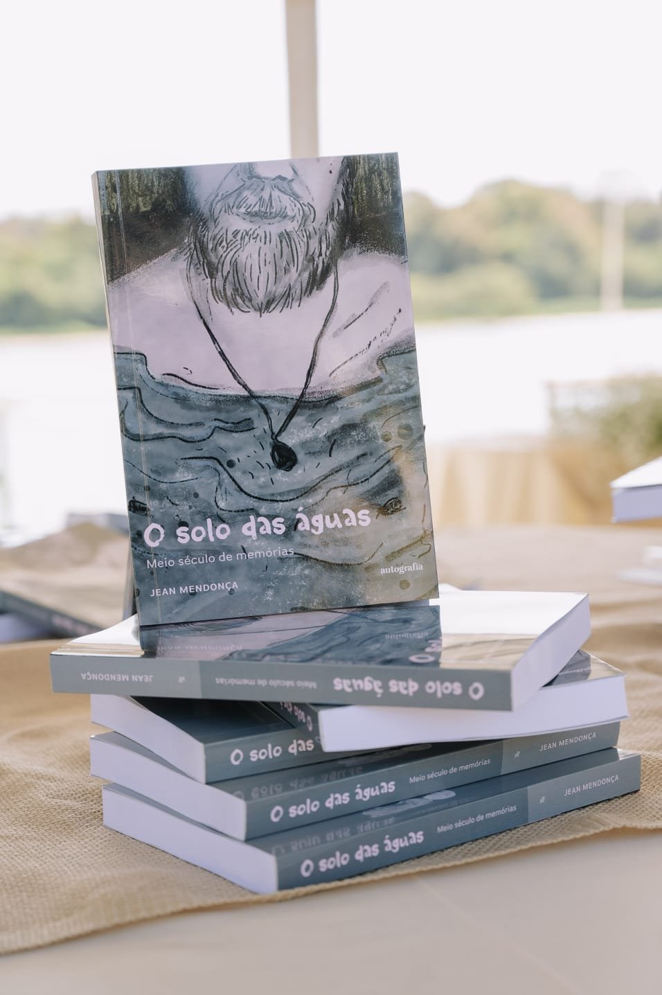 Jean Mendonça lança livro no Centro do Rio