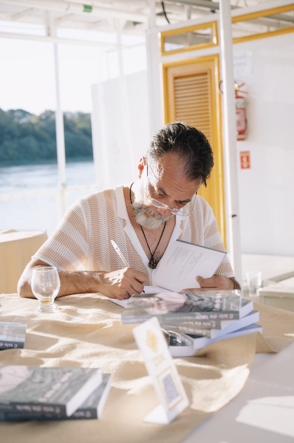 Jean Mendonça lança livro no Centro do Rio