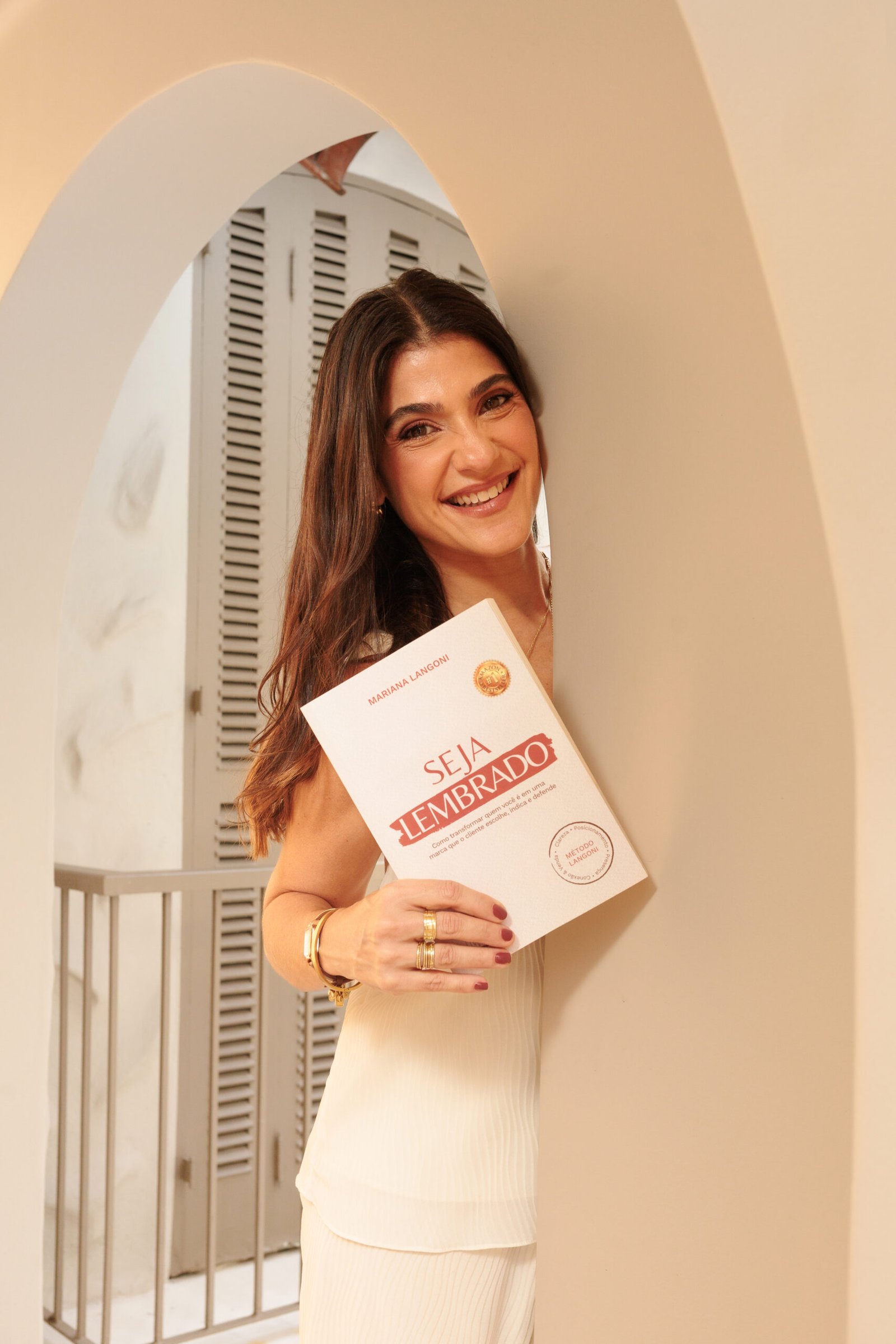 Mariana Langoni lança livro 