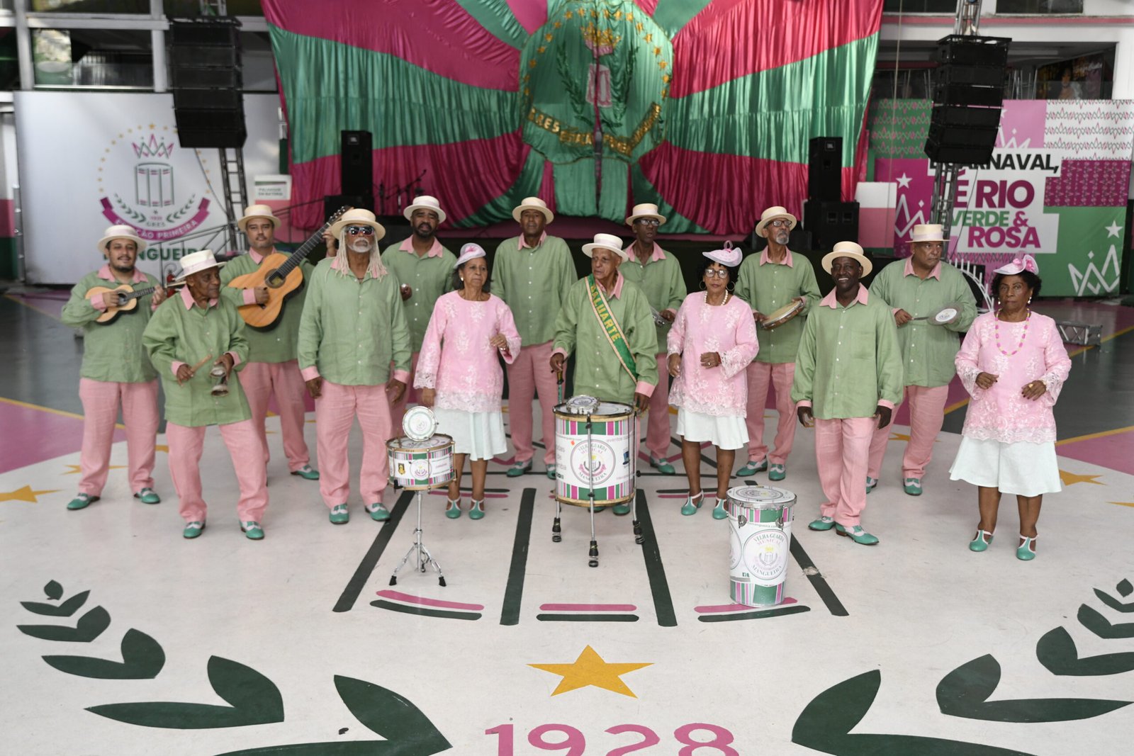 Velha Guarda da Mangueira faz dois shows no Rio