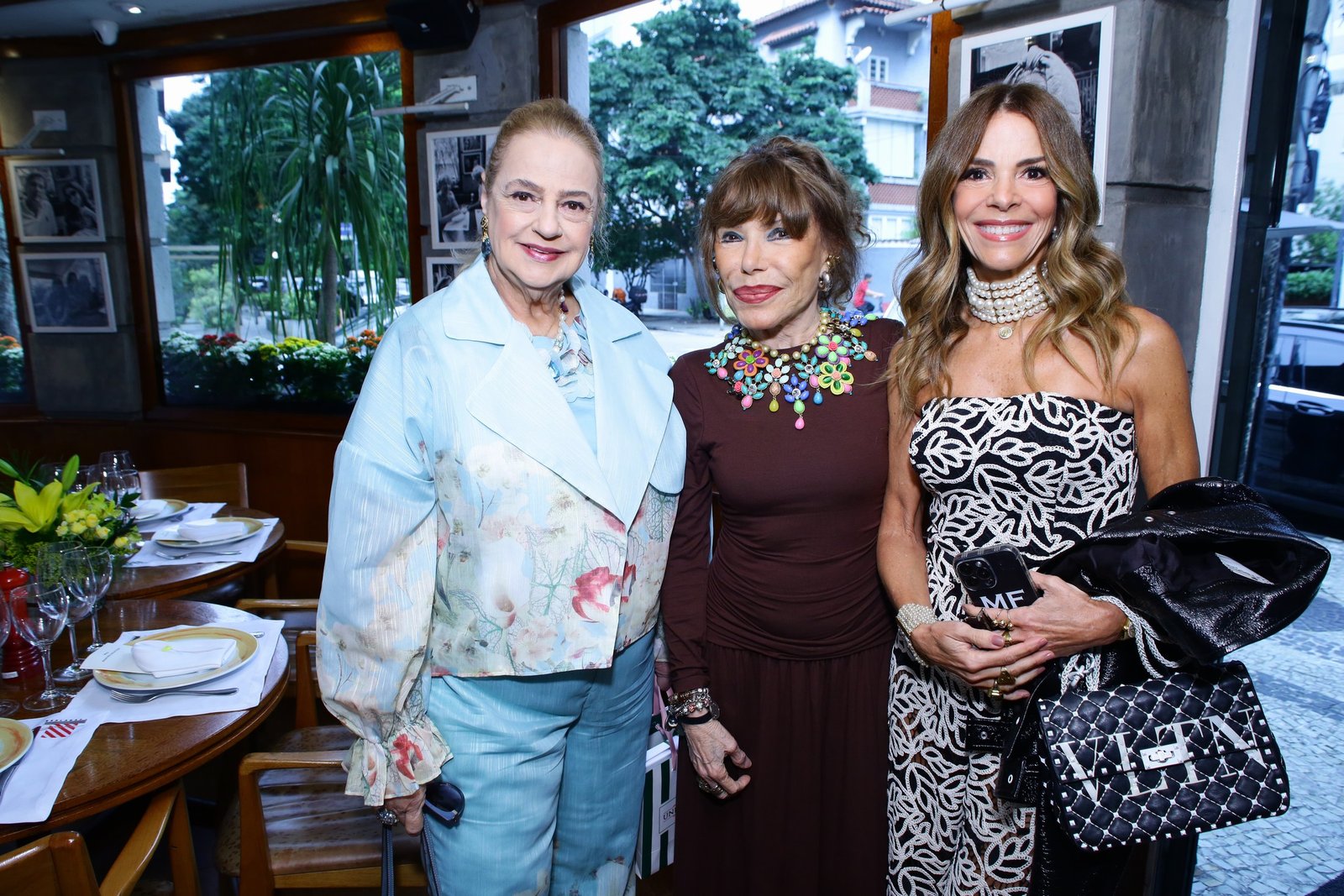 Ana de Paula celebra aniversário em Ipanema