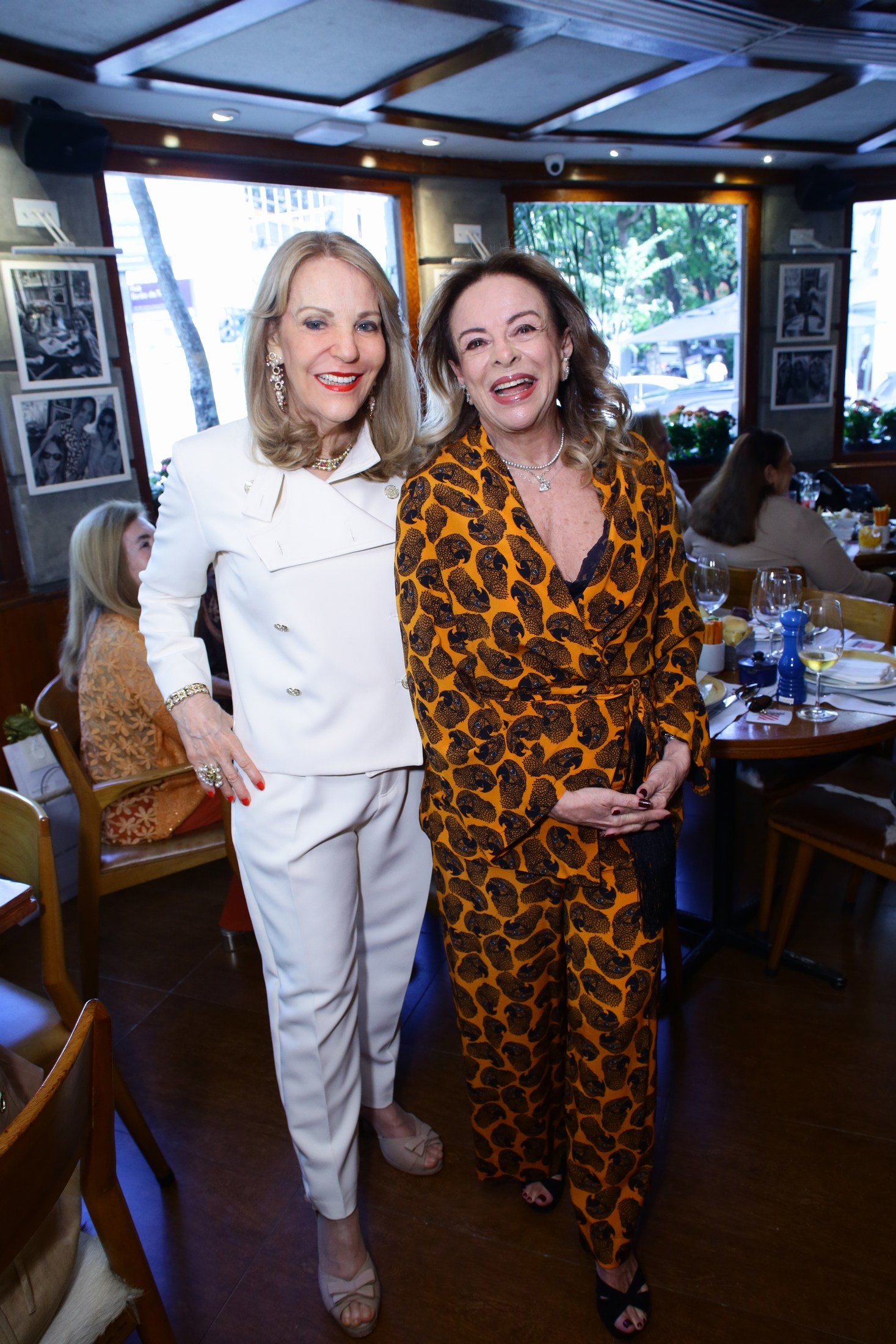 Ana de Paula celebra aniversário em Ipanema