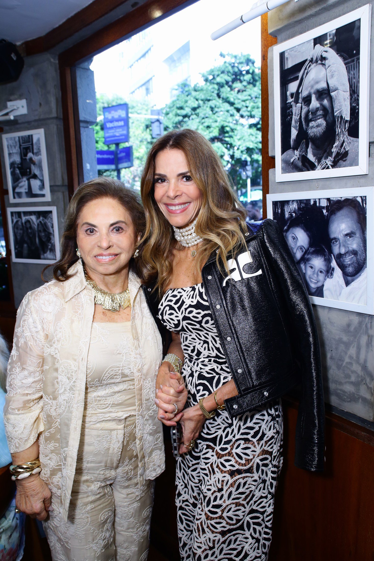 Ana de Paula celebra aniversário em Ipanema