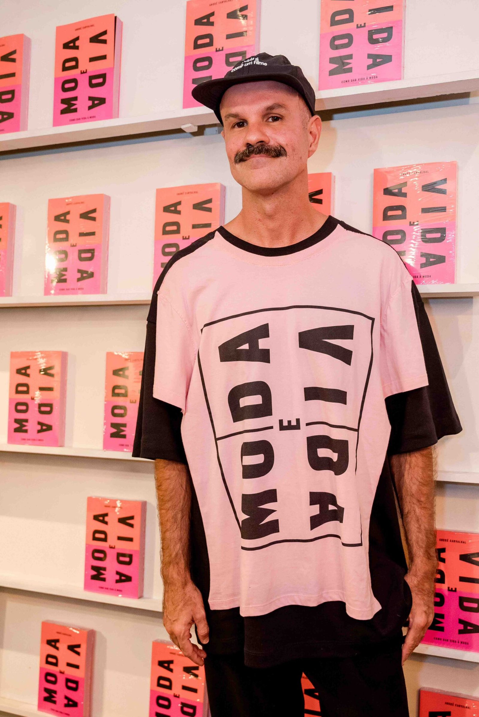 André Carvalhal lança livro sobre moda e propósito