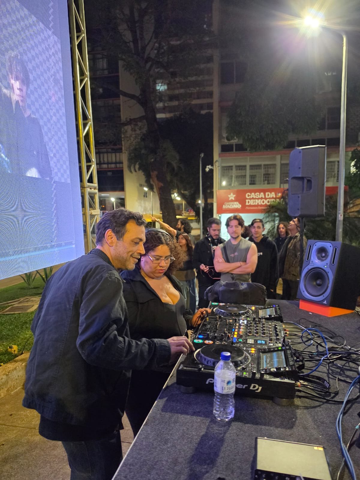 Amplifica celebra cena musical de Brasília no Âmbar